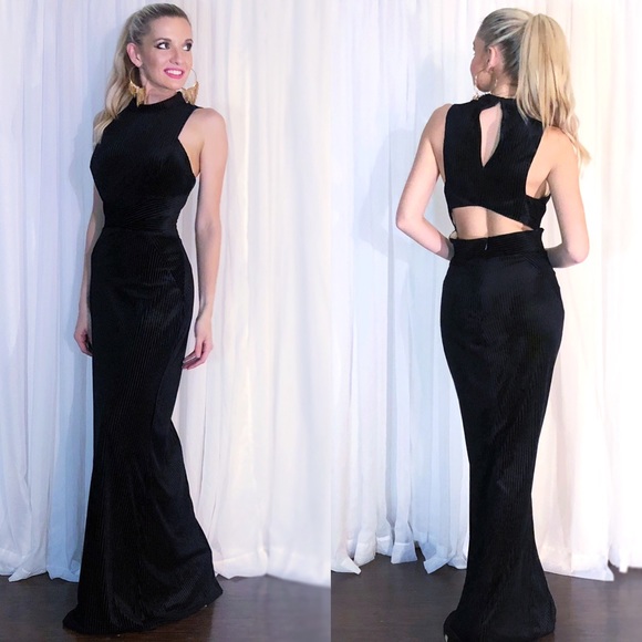 BCBGeneration Dresses & Skirts - Black BCBG Open Back Fitted Maxi Evening Gown